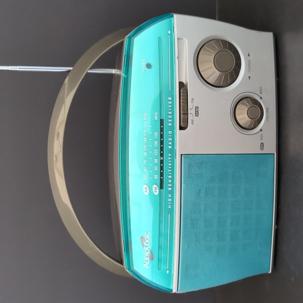 VGT,Teal/Gray Audiologic High Sensitivity AM/FM Radio Reciever.